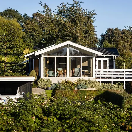 Сasa de vacaciones With Sunset Views Near