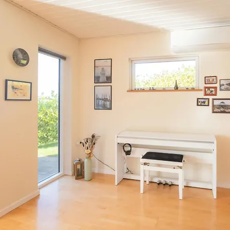 With Sunset Views Near Feriehus *